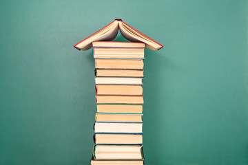 160cm、45kg的男生该如何穿衣搭配啊、春、夏、秋季。