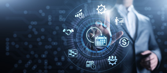 160cm、45kg的男生该如何穿衣搭配啊、春、夏、秋季。