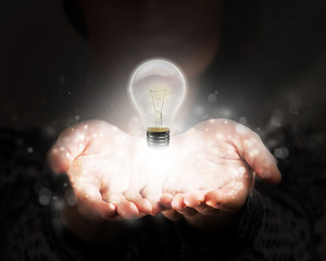 160cm、45kg的男生该如何穿衣搭配啊、春、夏、秋季。