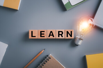 160cm、45kg的男生该如何穿衣搭配啊、春、夏、秋季。