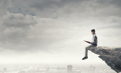 Whiteout生存在11个月内超过4亿美元